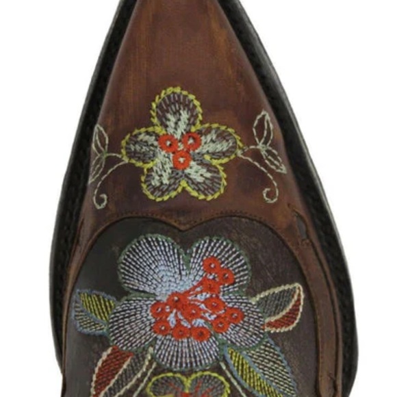 Embroidered Brown Cowboy Boots - Picture 6 of 8